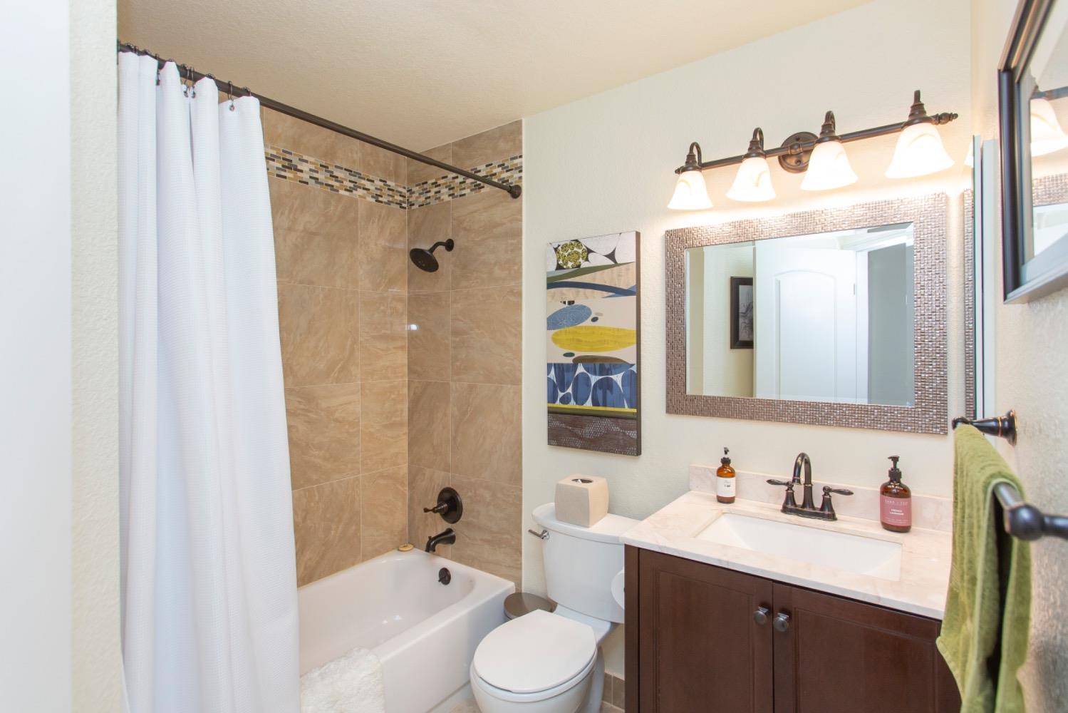 Detail Gallery Image 24 of 29 For 960 Collegeview Dr, Turlock,  CA 95382 - 3 Beds | 2 Baths