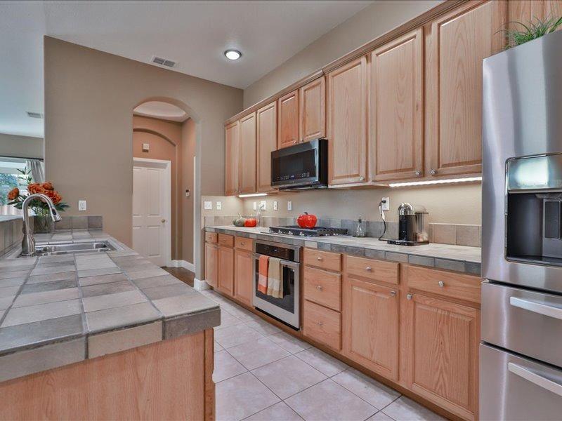 Detail Gallery Image 15 of 55 For 311 Connor Cir, Sacramento,  CA 95835 - 4 Beds | 2 Baths