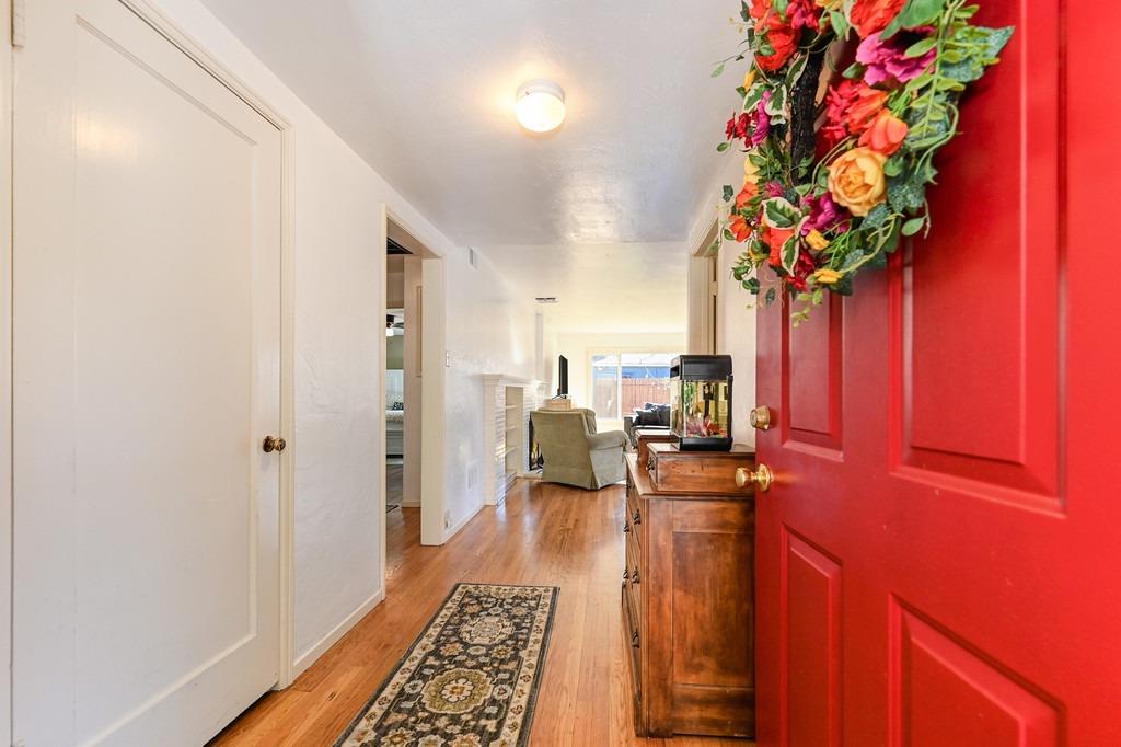 Detail Gallery Image 3 of 35 For 2188 Forrest St, Sacramento,  CA 95815 - 2 Beds | 1/1 Baths