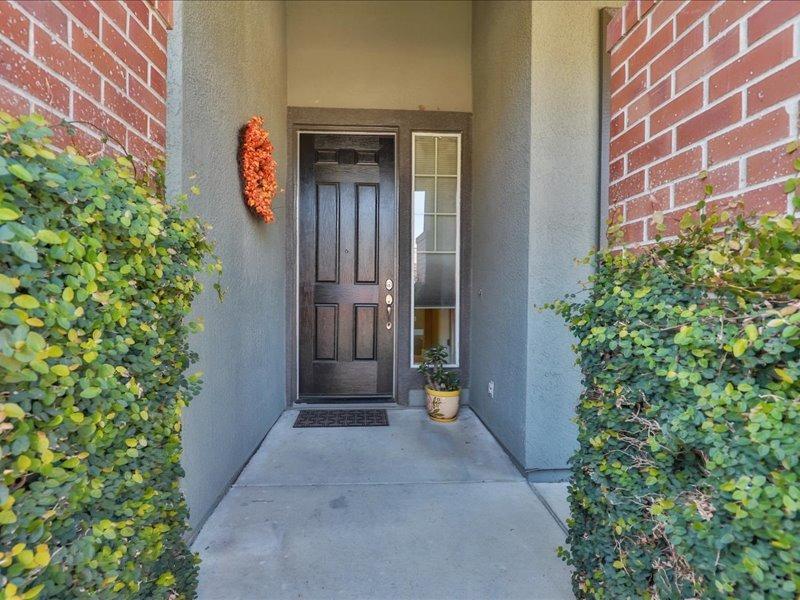 Detail Gallery Image 3 of 55 For 311 Connor Cir, Sacramento,  CA 95835 - 4 Beds | 2 Baths