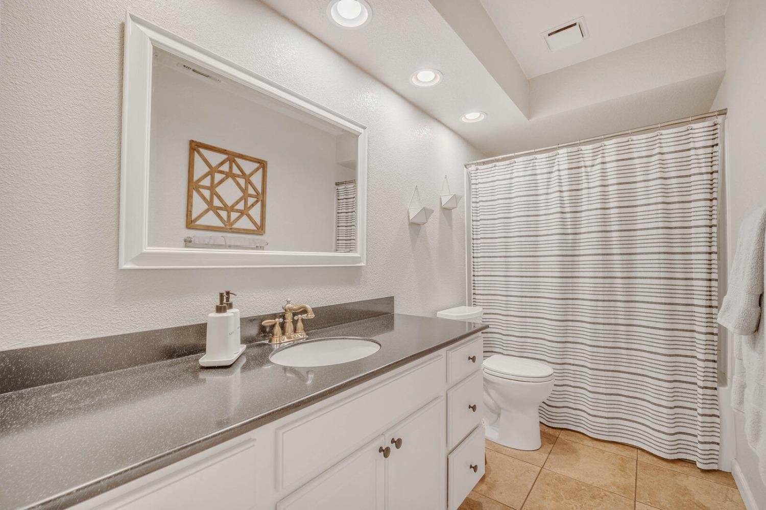 Detail Gallery Image 26 of 42 For 508 Wrangler Ct, Roseville,  CA 95661 - 3 Beds | 2 Baths