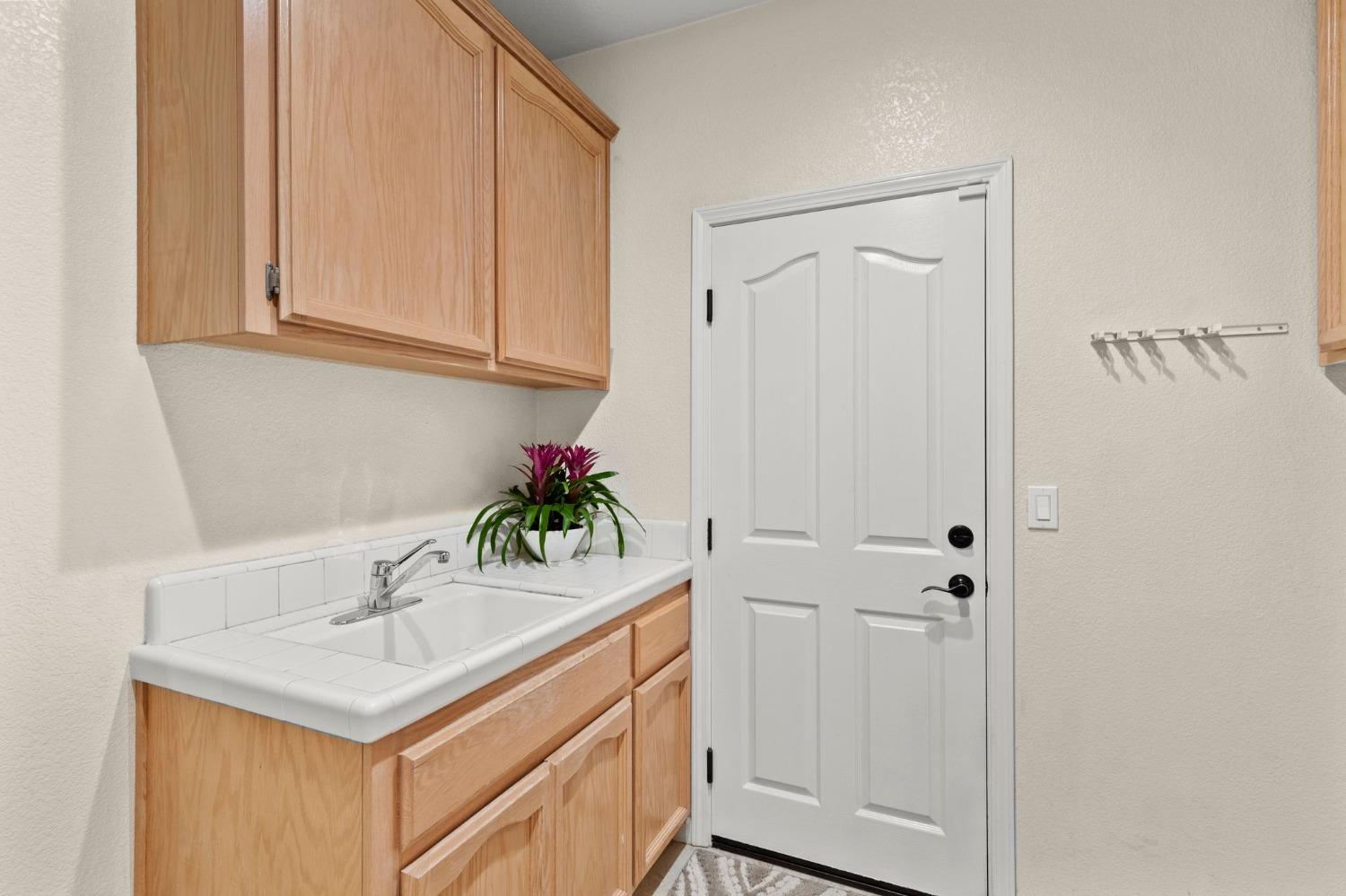 Detail Gallery Image 30 of 36 For 7544 Buckhaven Way, Citrus Heights,  CA 95610 - 4 Beds | 2/1 Baths