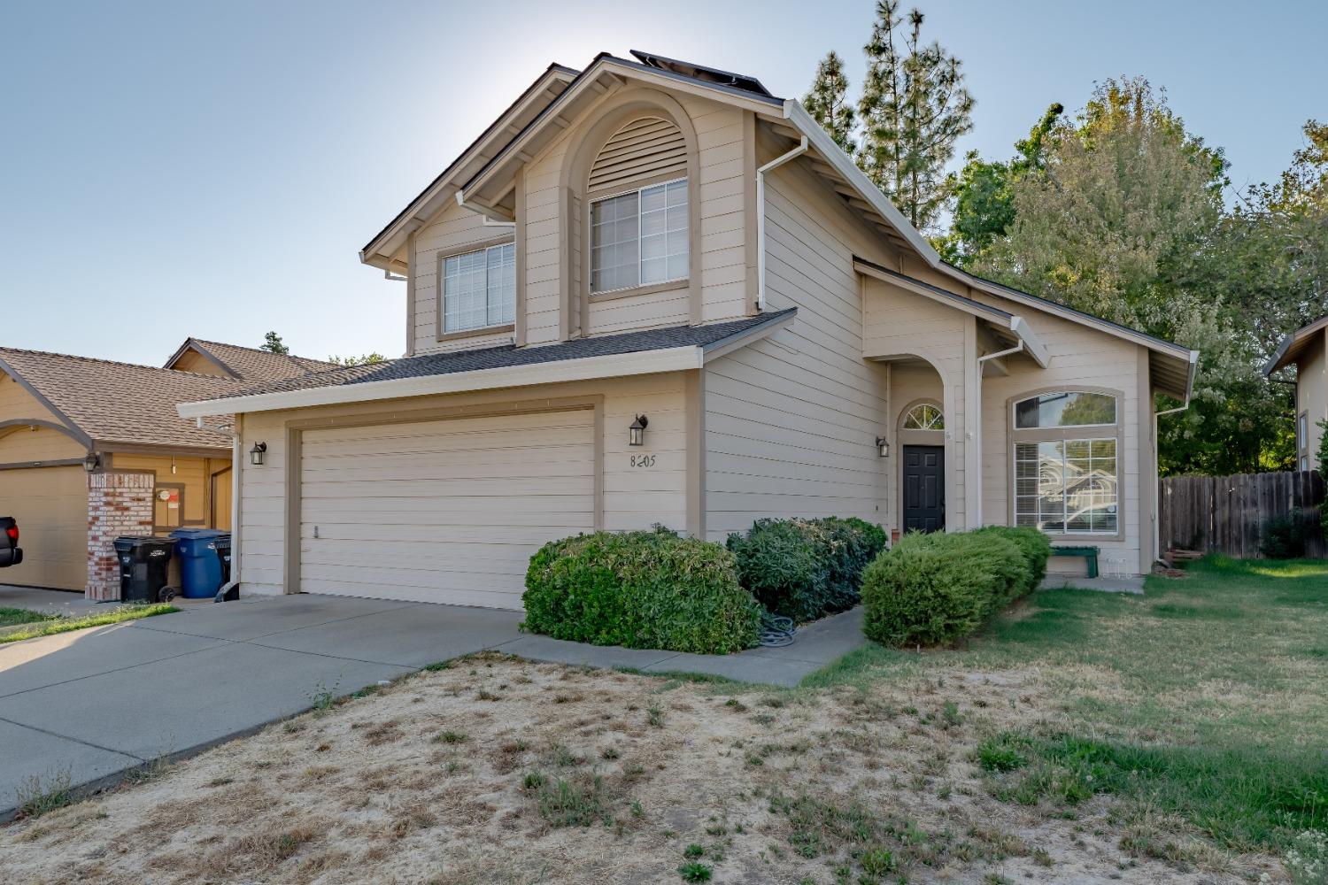 Detail Gallery Image 2 of 31 For 8205 Brick Hearth Pl, Antelope,  CA 95843 - 3 Beds | 2/1 Baths