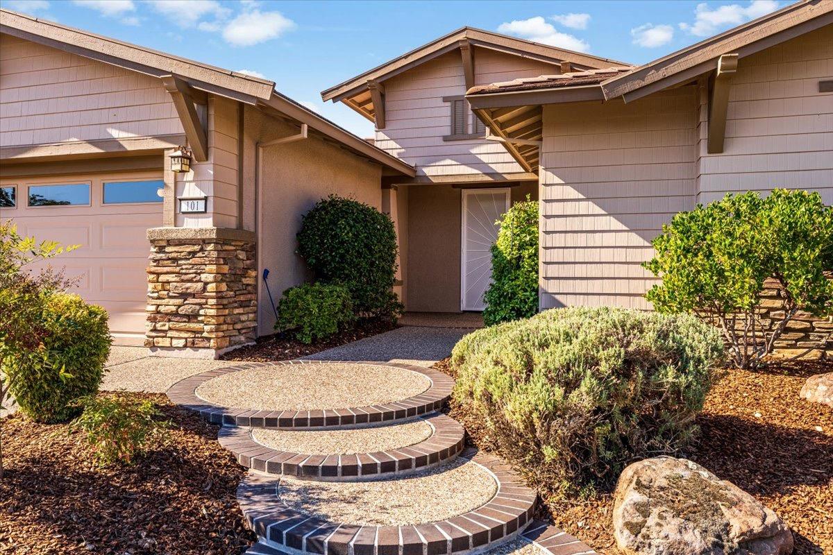 Walden View Court, Lincoln, California image 3