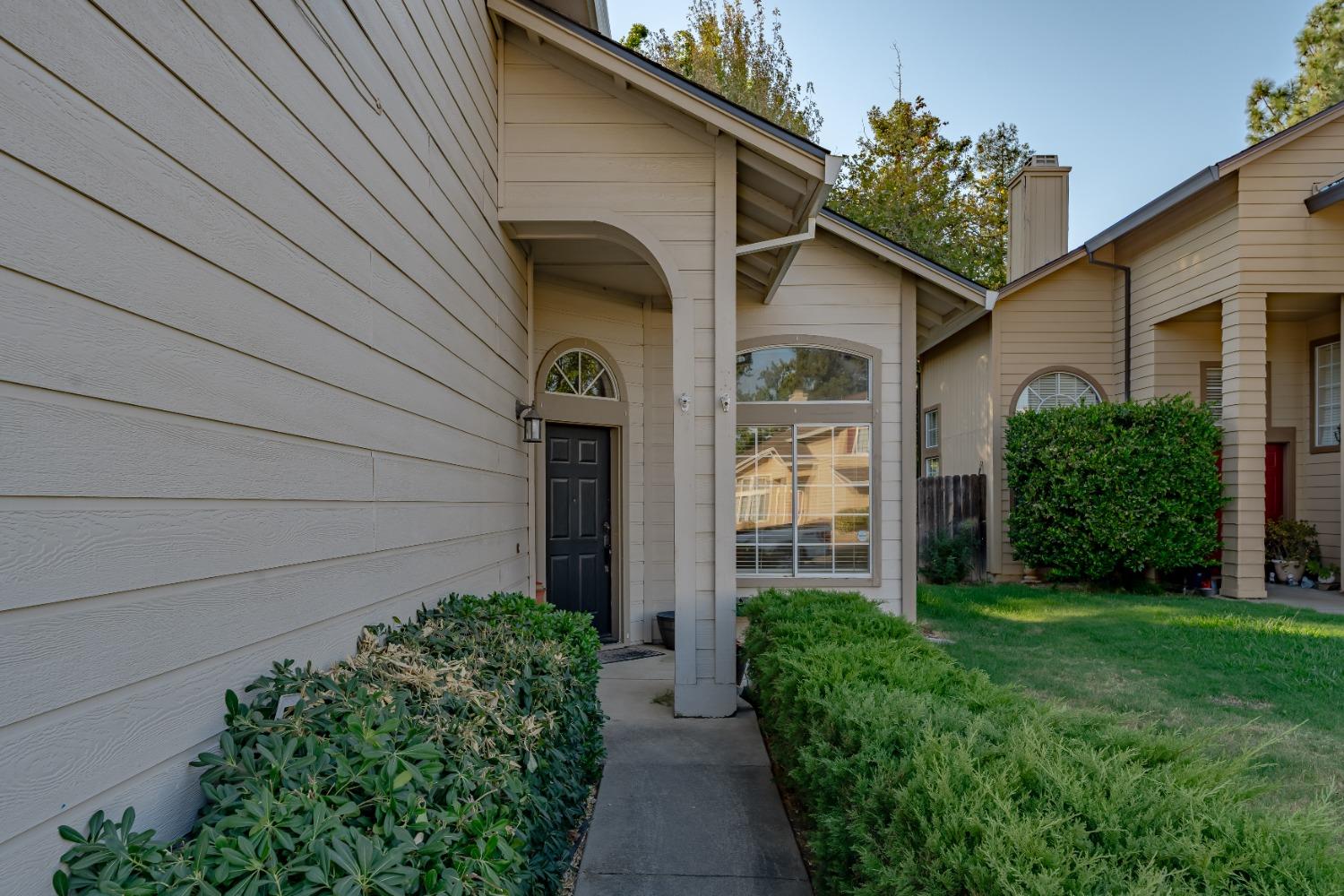 Detail Gallery Image 3 of 31 For 8205 Brick Hearth Pl, Antelope,  CA 95843 - 3 Beds | 2/1 Baths