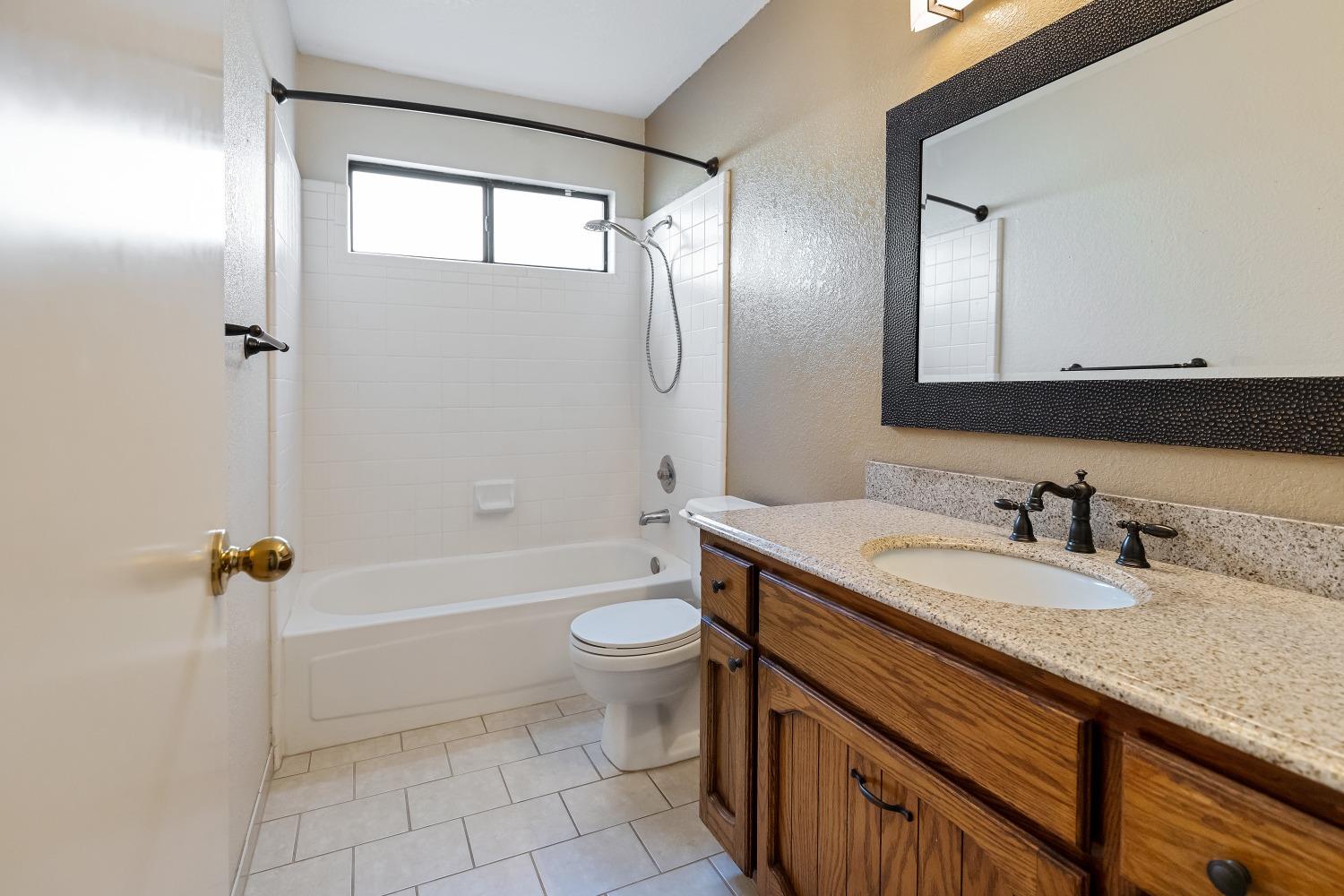 Detail Gallery Image 25 of 40 For 3931 Northstar Dr, Stockton,  CA 95209 - 4 Beds | 2 Baths