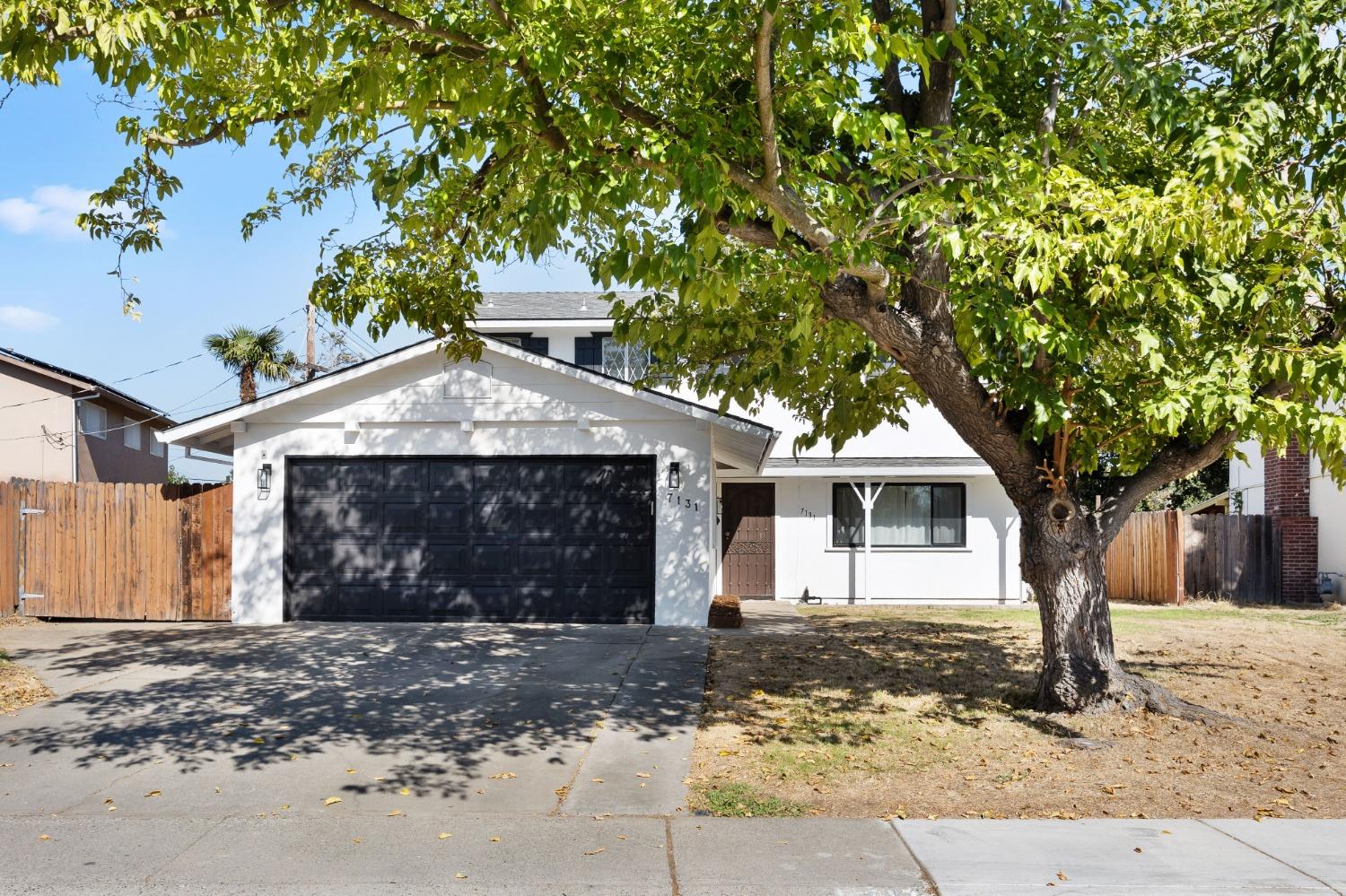 Detail Gallery Image 1 of 1 For 7131 Briggs Dr, Sacramento,  CA 95828 - 4 Beds | 2/1 Baths