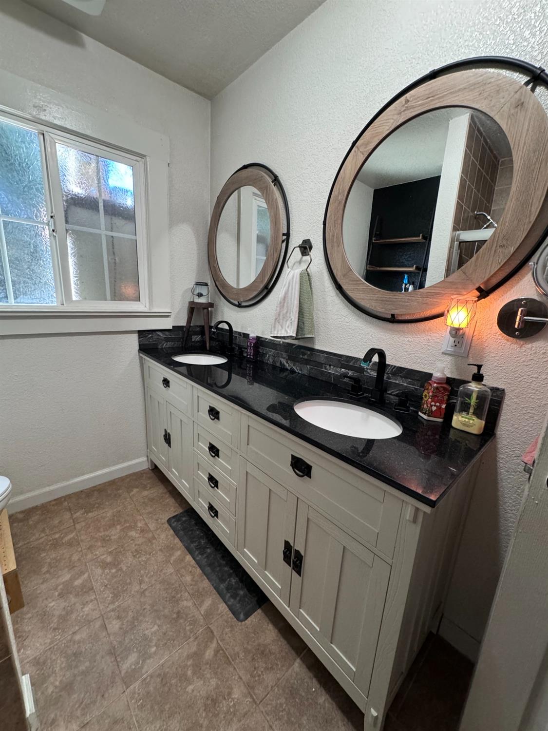 Detail Gallery Image 10 of 14 For 300 N 4th St, Patterson,  CA 95363 - 3 Beds | 1/1 Baths