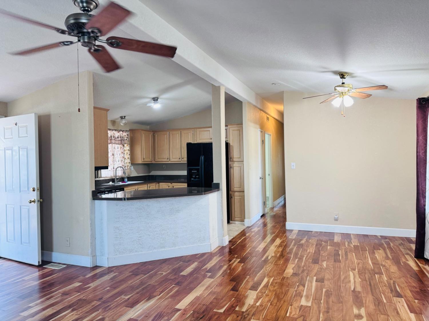 Detail Gallery Image 5 of 19 For 1459 Standiford Ave 23, Modesto,  CA 95350 - 2 Beds | 2 Baths