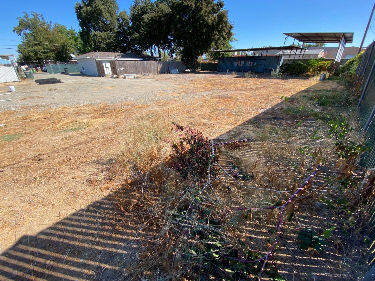 Detail Gallery Image 33 of 38 For 3470 33rd Ave, Sacramento,  CA 95824 - 3 Beds | 2 Baths