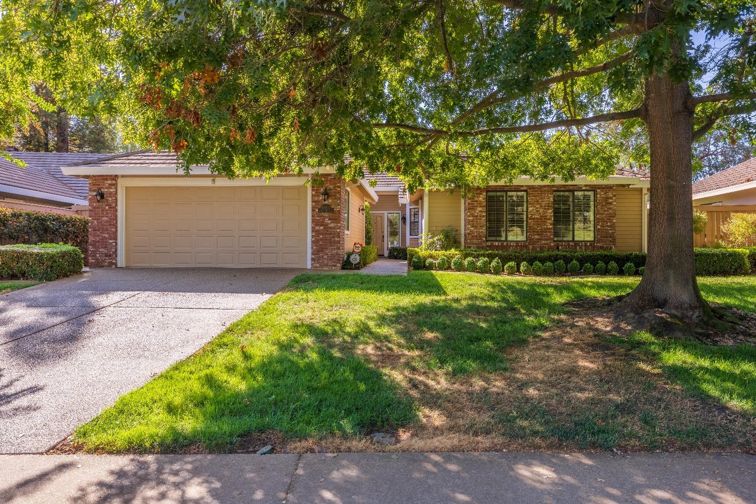 Detail Gallery Image 1 of 43 For 11853 Prospect Hill Dr, Gold River,  CA 95670 - 4 Beds | 2 Baths