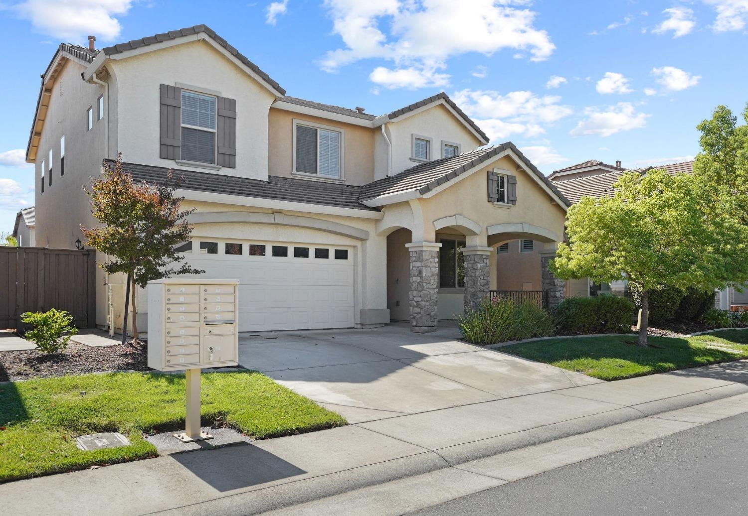 Detail Gallery Image 3 of 46 For 1740 Vignolia Loop, Roseville,  CA 95747 - 4 Beds | 4 Baths