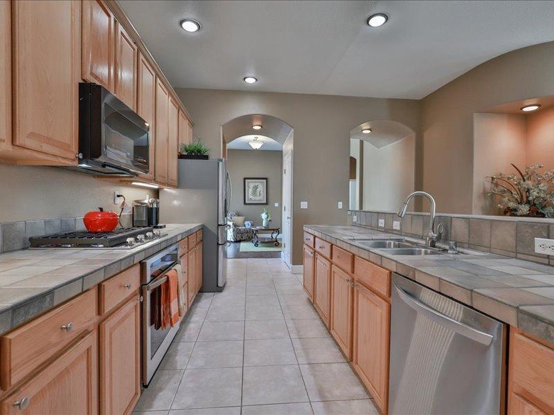 Detail Gallery Image 16 of 55 For 311 Connor Cir, Sacramento,  CA 95835 - 4 Beds | 2 Baths