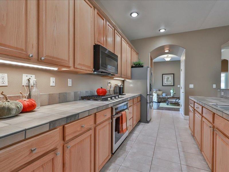 Detail Gallery Image 17 of 55 For 311 Connor Cir, Sacramento,  CA 95835 - 4 Beds | 2 Baths