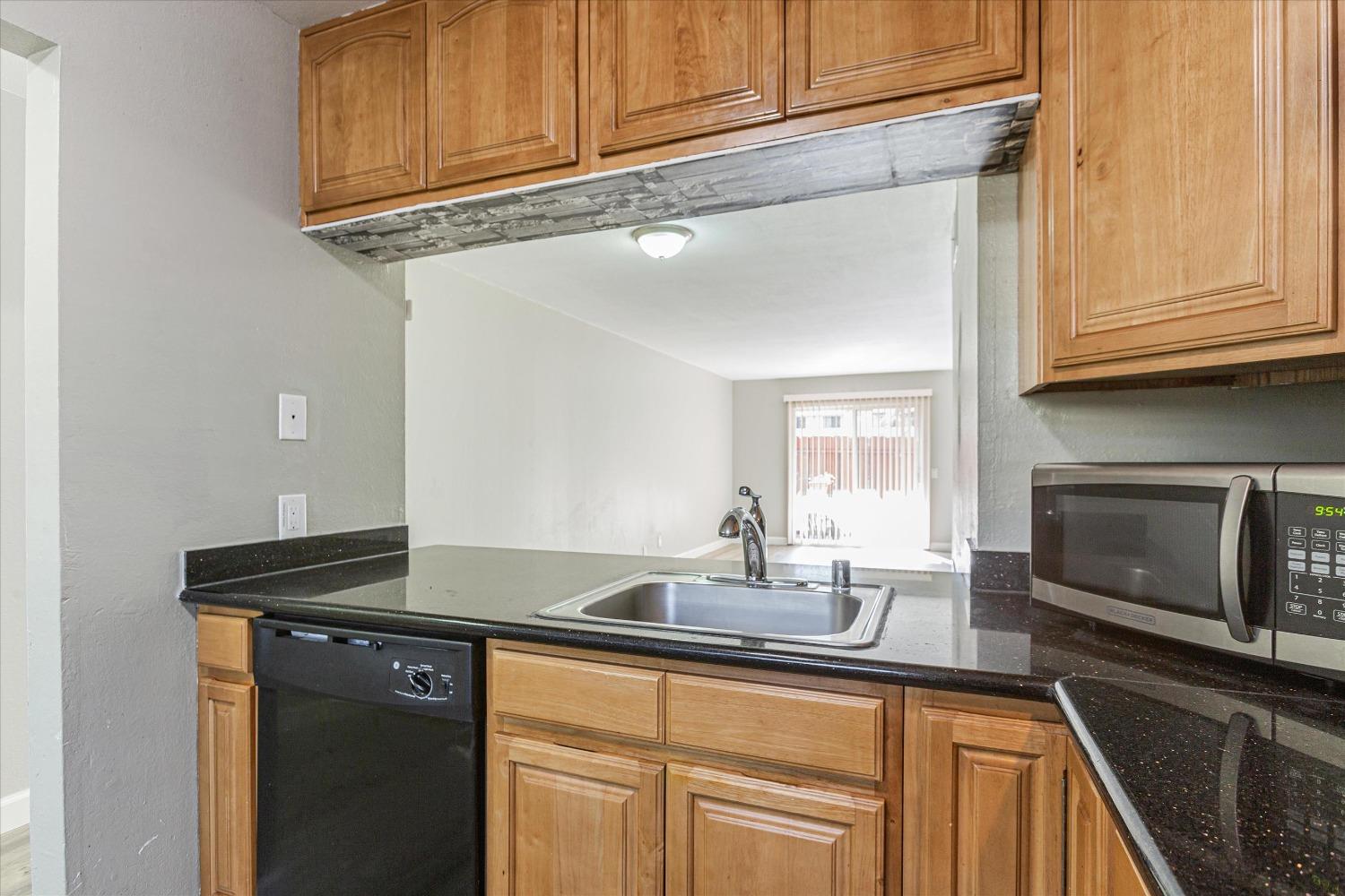 Detail Gallery Image 12 of 33 For 2525 Walters Way #19,  Concord,  CA 94520 - 2 Beds | 2 Baths