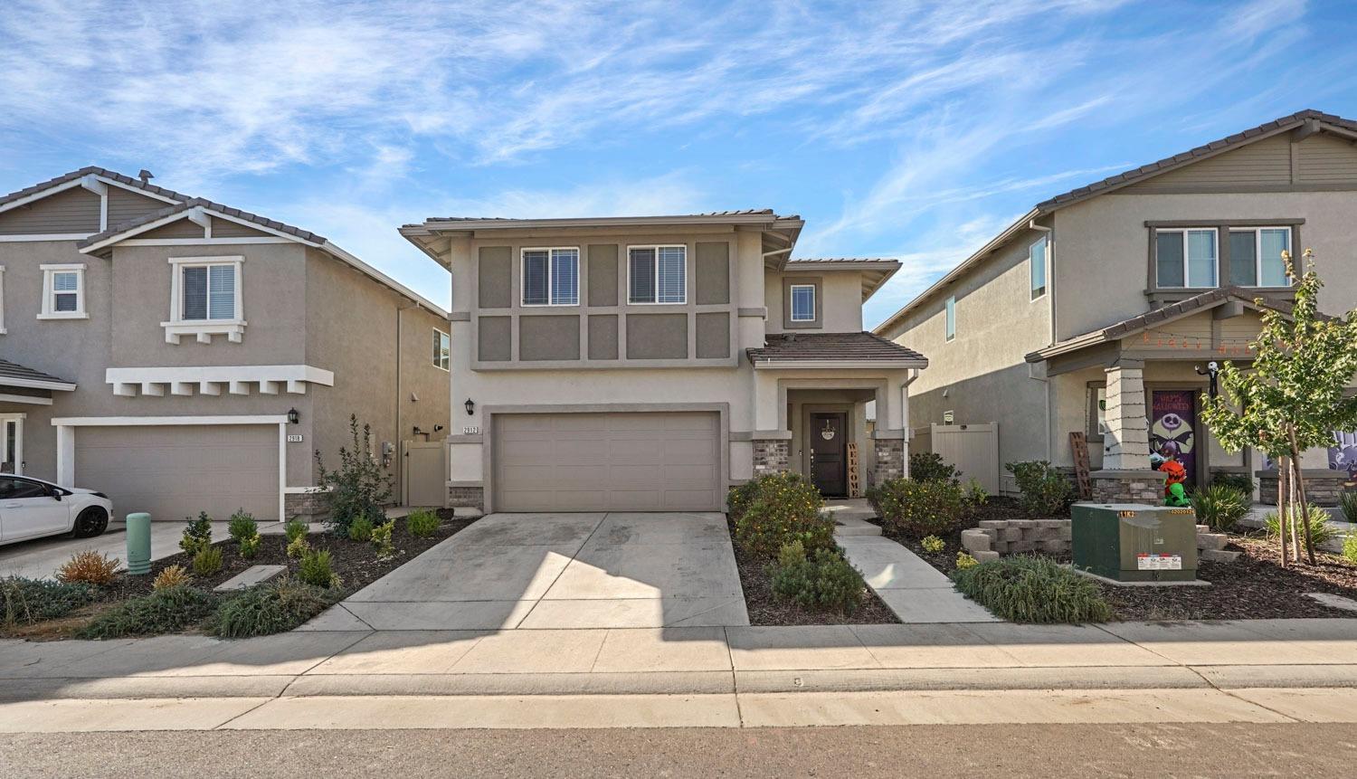 Detail Gallery Image 1 of 50 For 2912 Oaksey Way, Antelope,  CA 95843 - 4 Beds | 2/1 Baths