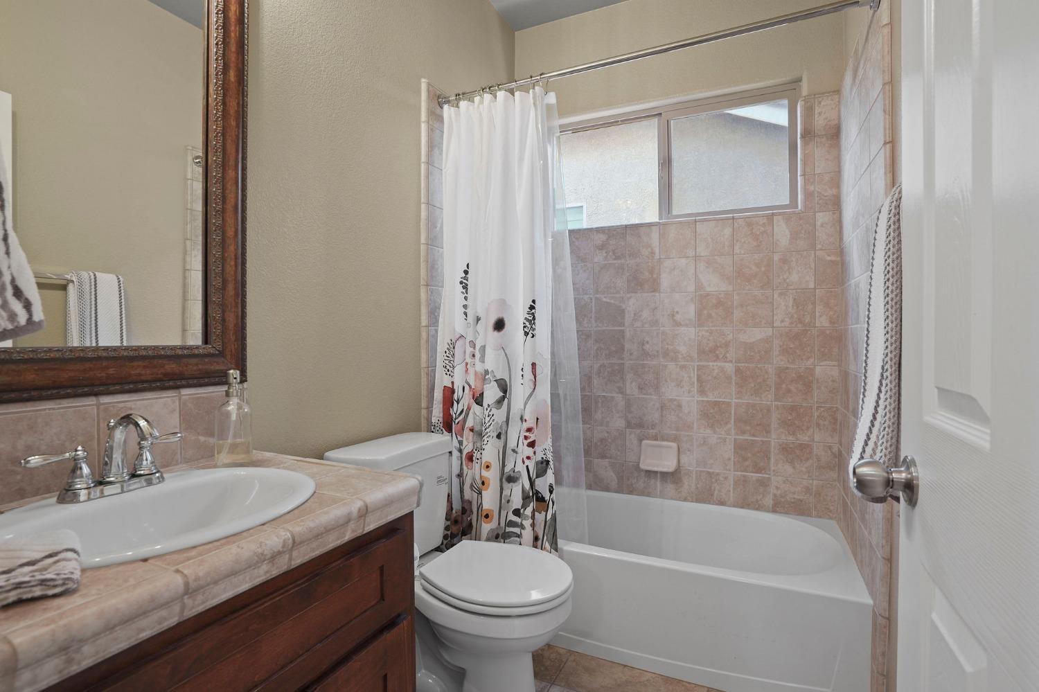 Detail Gallery Image 32 of 46 For 1740 Vignolia Loop, Roseville,  CA 95747 - 4 Beds | 4 Baths