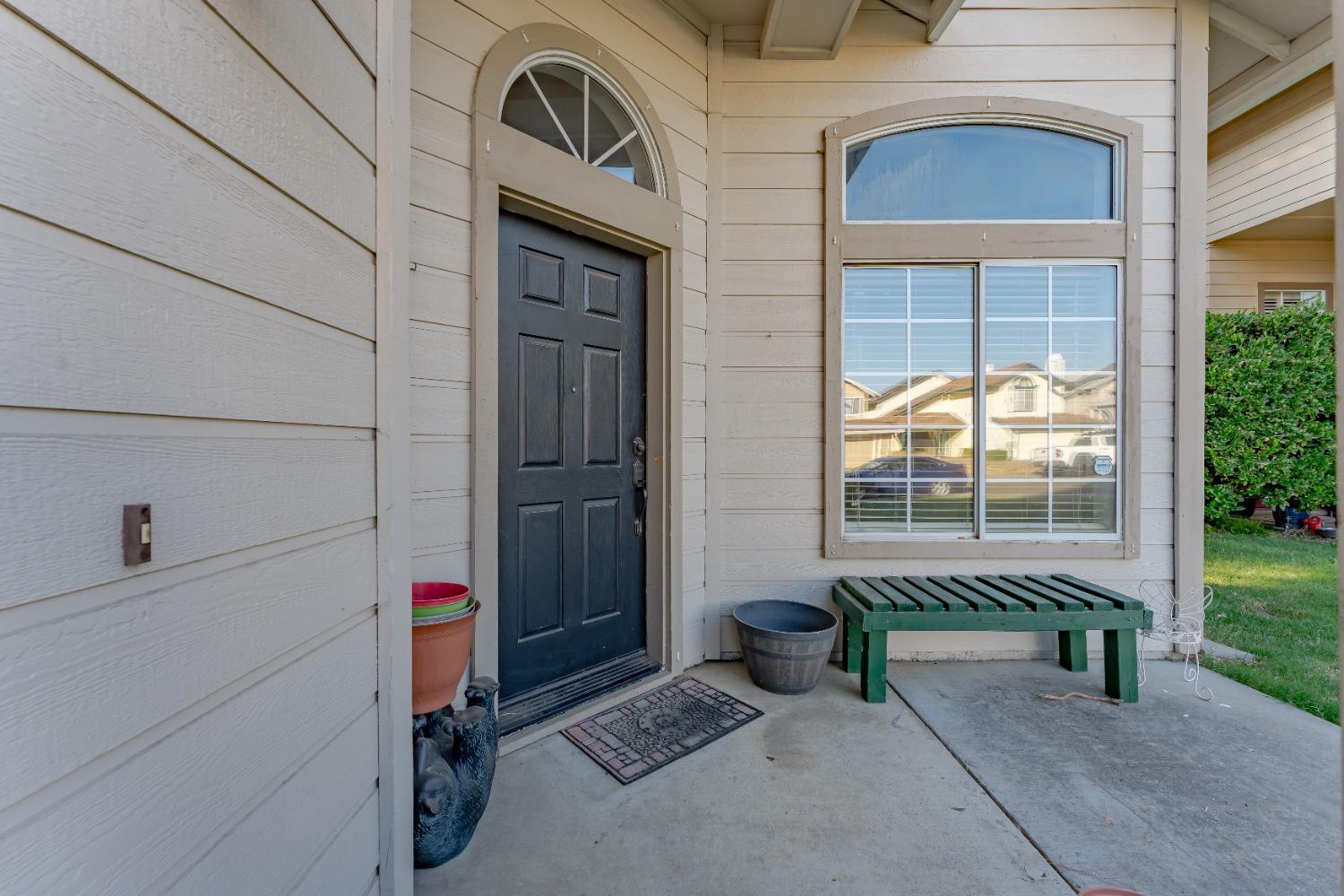 Detail Gallery Image 4 of 31 For 8205 Brick Hearth Pl, Antelope,  CA 95843 - 3 Beds | 2/1 Baths