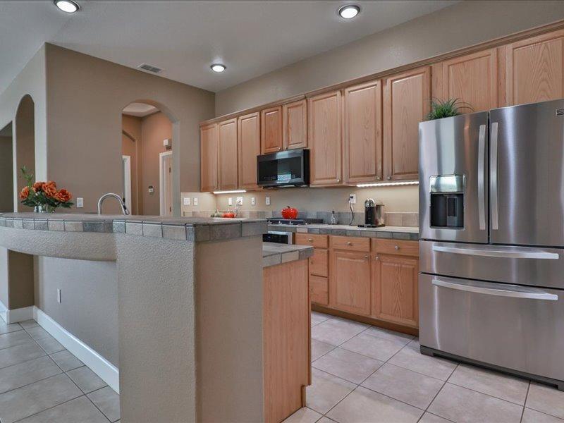 Detail Gallery Image 13 of 55 For 311 Connor Cir, Sacramento,  CA 95835 - 4 Beds | 2 Baths