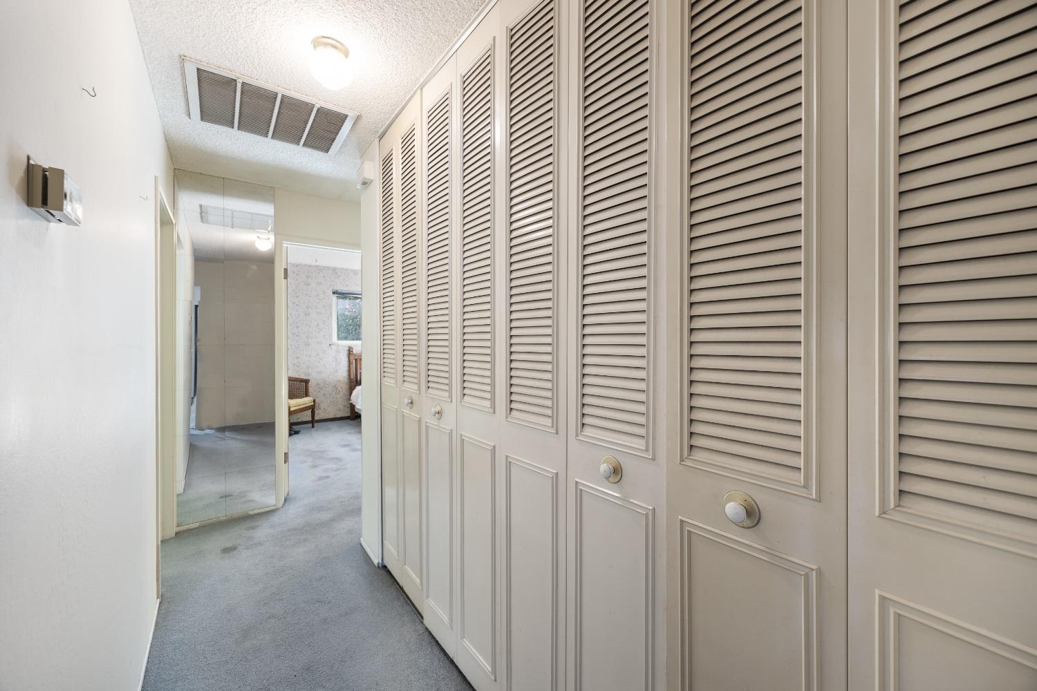 Detail Gallery Image 14 of 26 For 6001 Green Glen Way, Sacramento,  CA 95842 - 3 Beds | 2 Baths