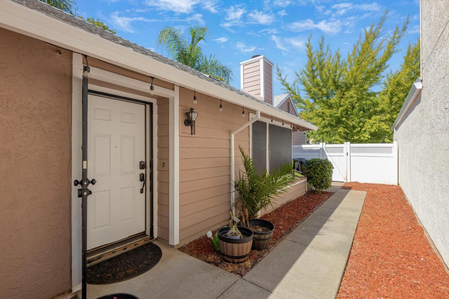 Detail Gallery Image 14 of 24 For 1324 Helmsman Way, Sacramento,  CA 95833 - 2 Beds | 2 Baths