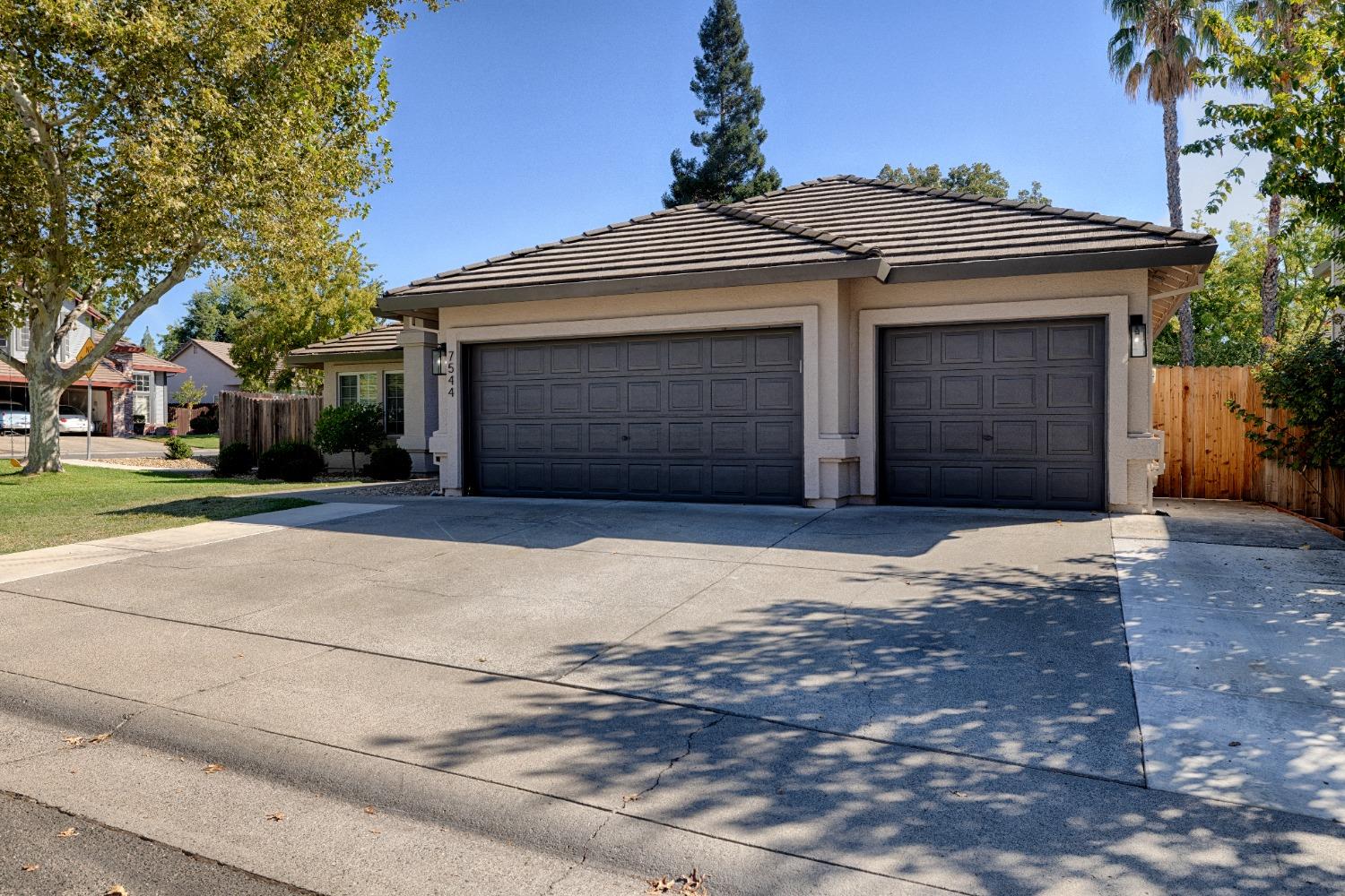 Detail Gallery Image 4 of 36 For 7544 Buckhaven Way, Citrus Heights,  CA 95610 - 4 Beds | 2/1 Baths