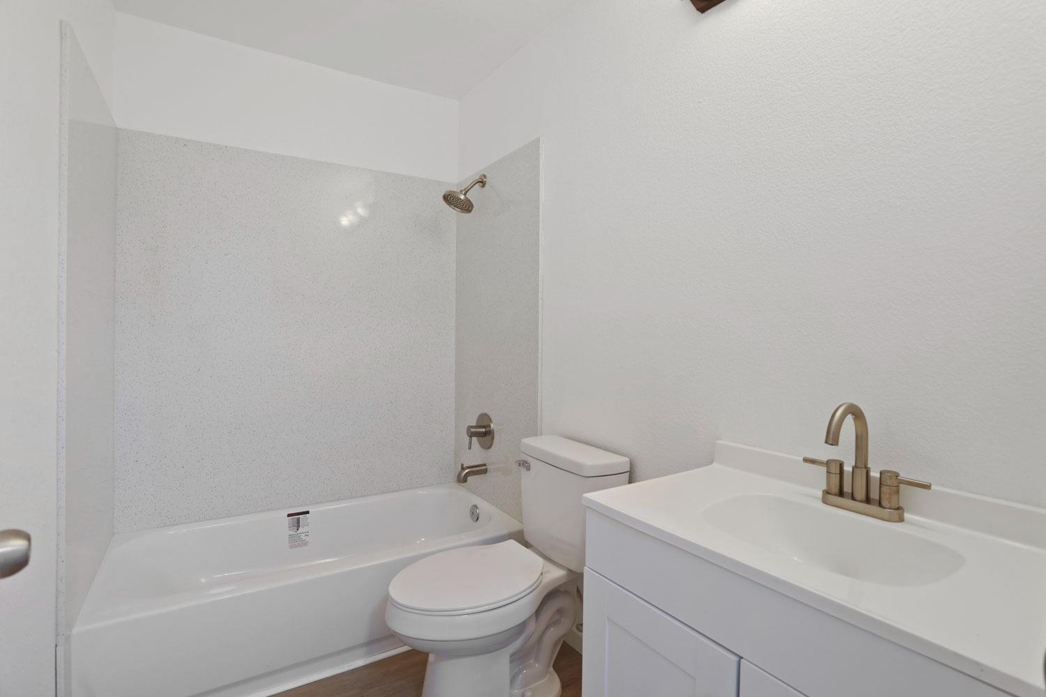 Detail Gallery Image 16 of 29 For 2401 Eilers Ln #705,  Lodi,  CA 95242 - 2 Beds | 2 Baths