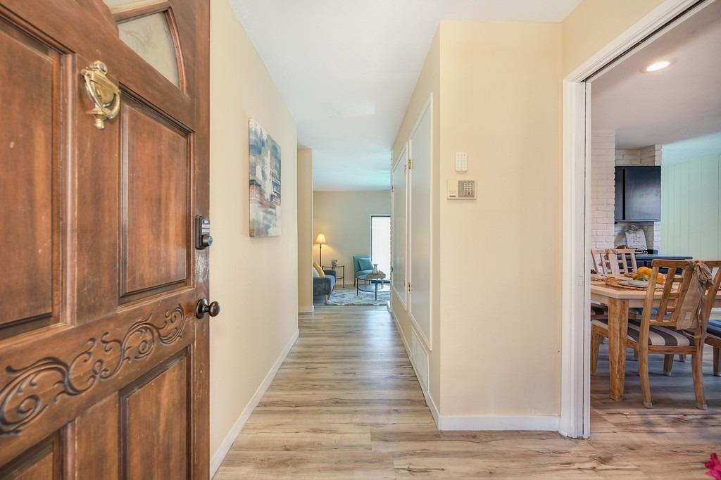 Detail Gallery Image 4 of 28 For 3186 Rosemont Drive, Sacramento,  CA 95826 - 4 Beds | 2 Baths