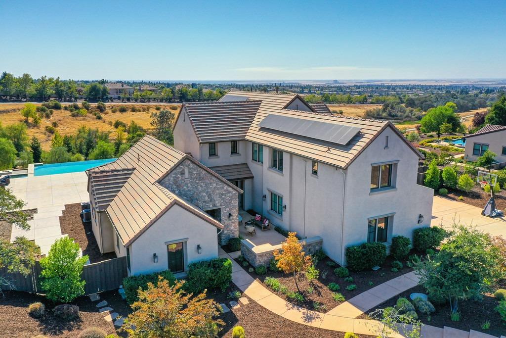 Detail Gallery Image 2 of 78 For 3511 Camino Cielo, Lincoln,  CA 95648 - 5 Beds | 5/1 Baths