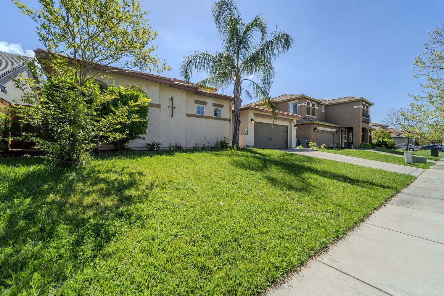 Detail Gallery Image 2 of 41 For 3619 Goldenstar St, Plumas Lake,  CA 95961 - 4 Beds | 3/1 Baths