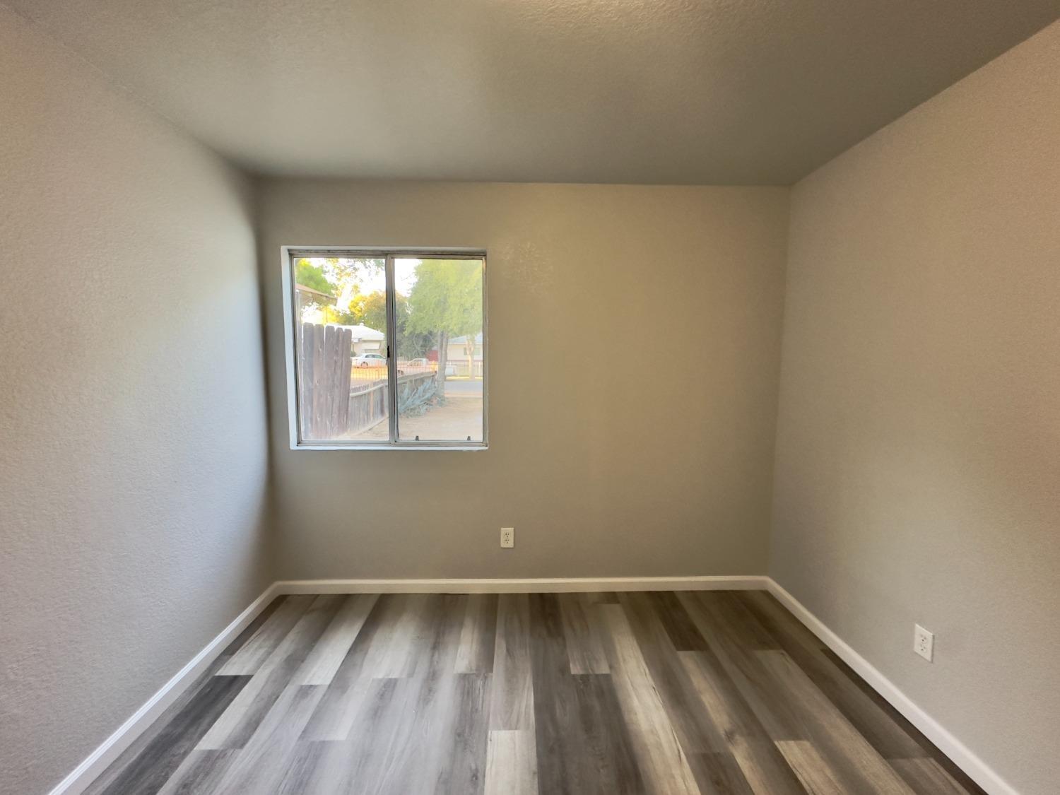 E Grant Avenue, Fresno, California image 20