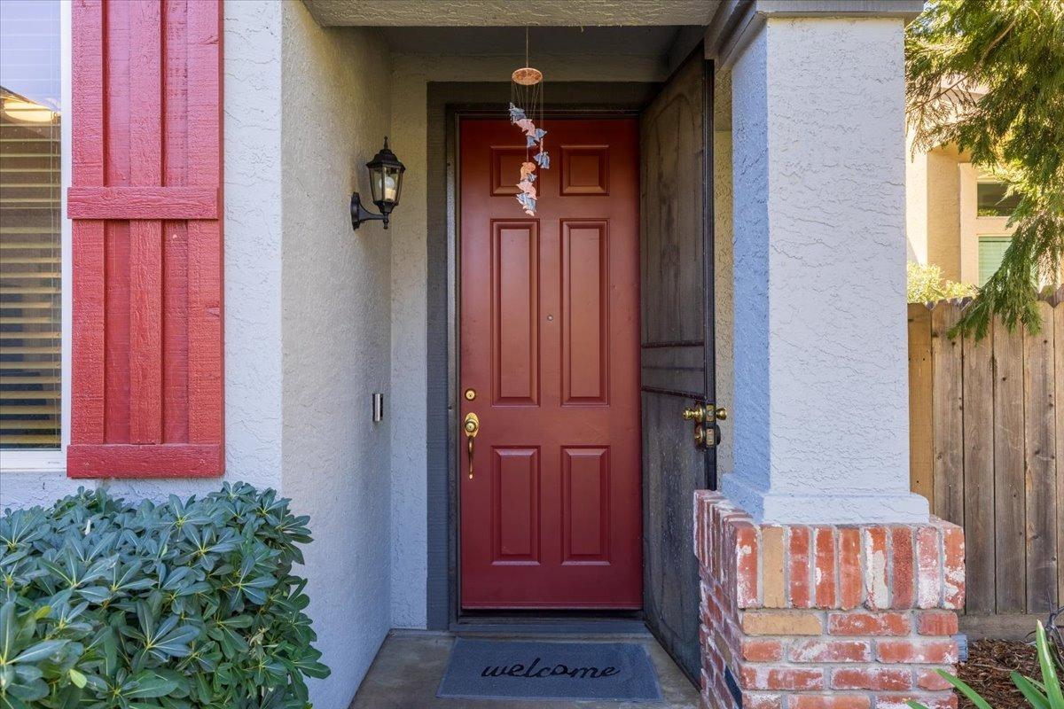 Detail Gallery Image 3 of 38 For 2219 Harter Ct, Folsom,  CA 95630 - 4 Beds | 2 Baths