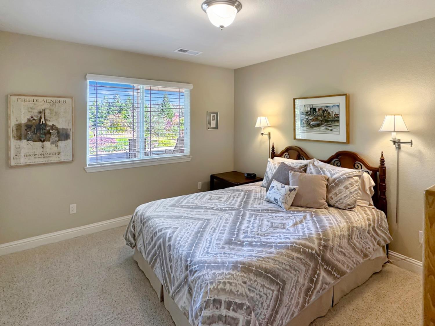 Detail Gallery Image 19 of 38 For 4062 Helen Ln, Auburn,  CA 95602 - 4 Beds | 2 Baths