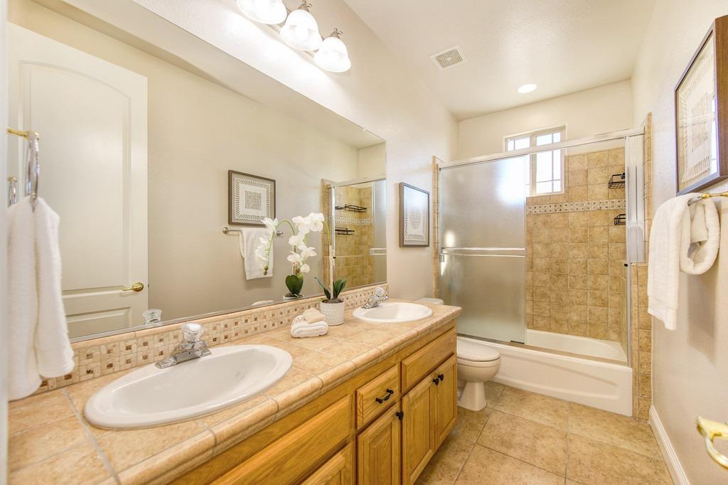 Detail Gallery Image 51 of 87 For 13615 Harlequin Way, Auburn,  CA 95603 - 5 Beds | 5/1 Baths