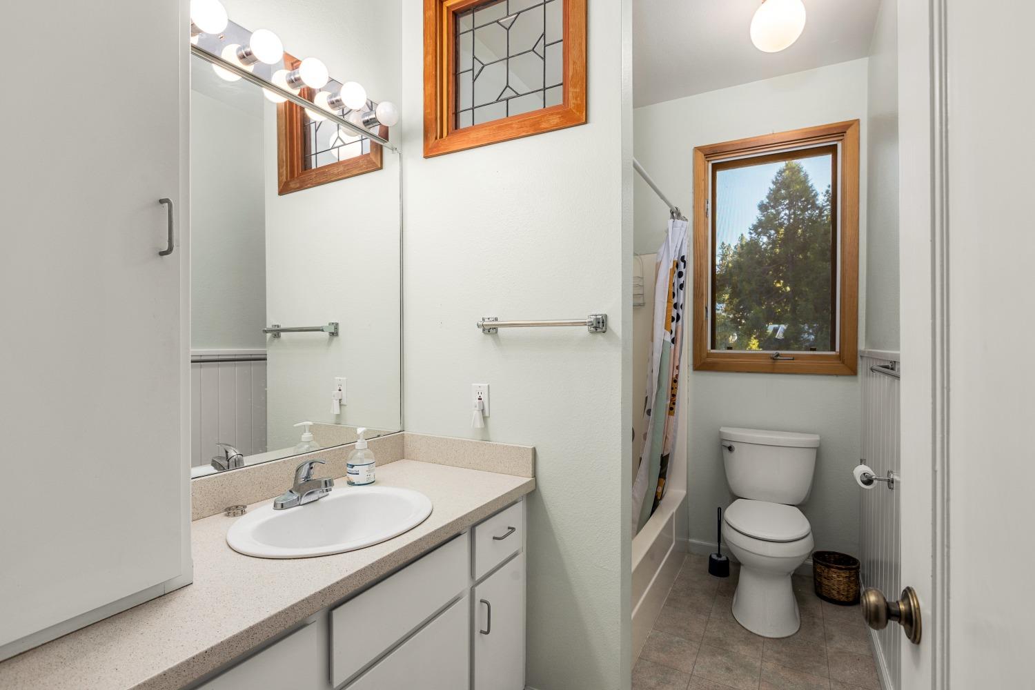 Detail Gallery Image 23 of 44 For 122 Grove St, Nevada City,  CA 95959 - 2 Beds | 2/1 Baths