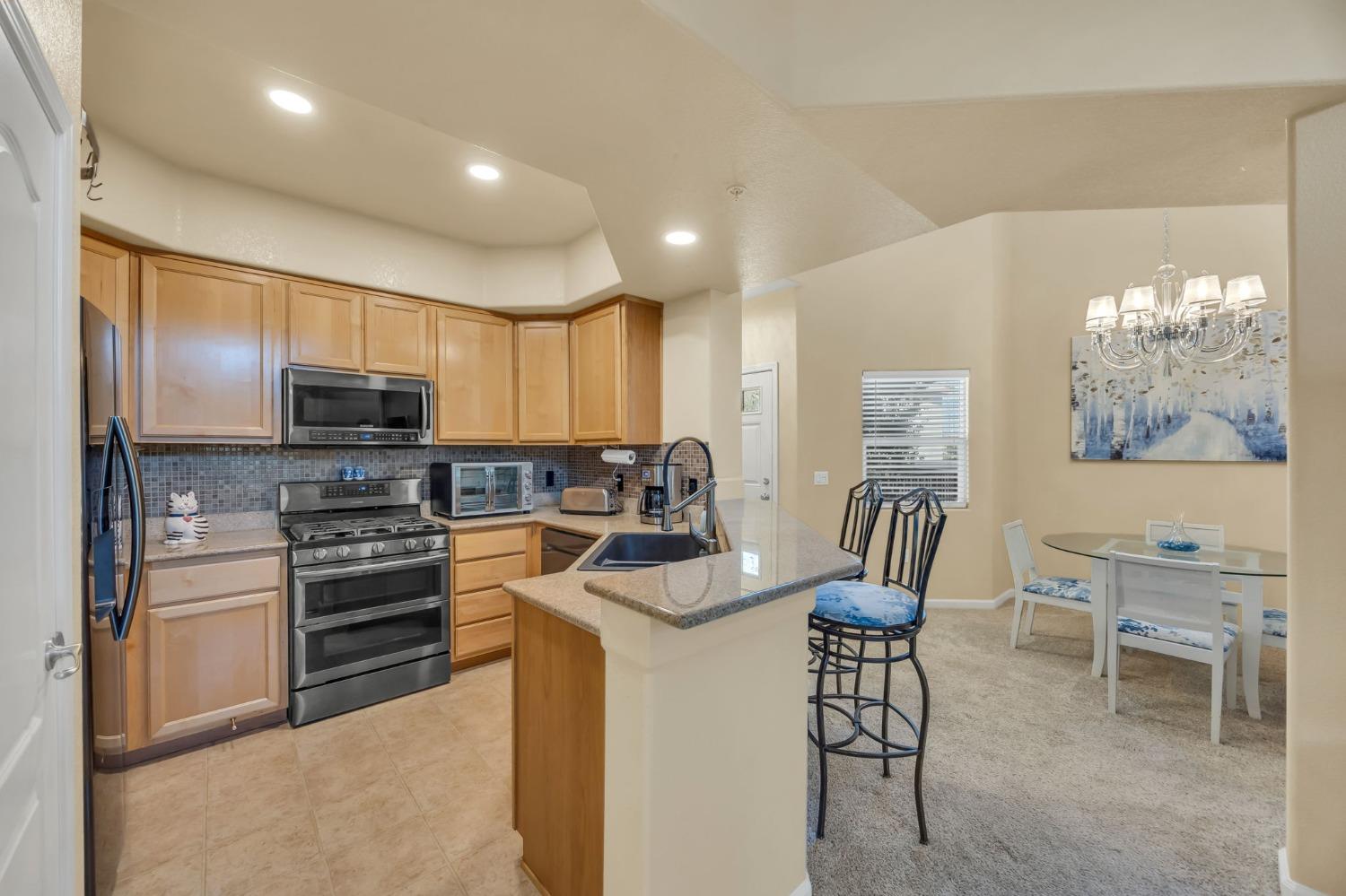 Detail Gallery Image 13 of 51 For 1200 Moon Cir #1226,  Folsom,  CA 95630 - 2 Beds | 2 Baths