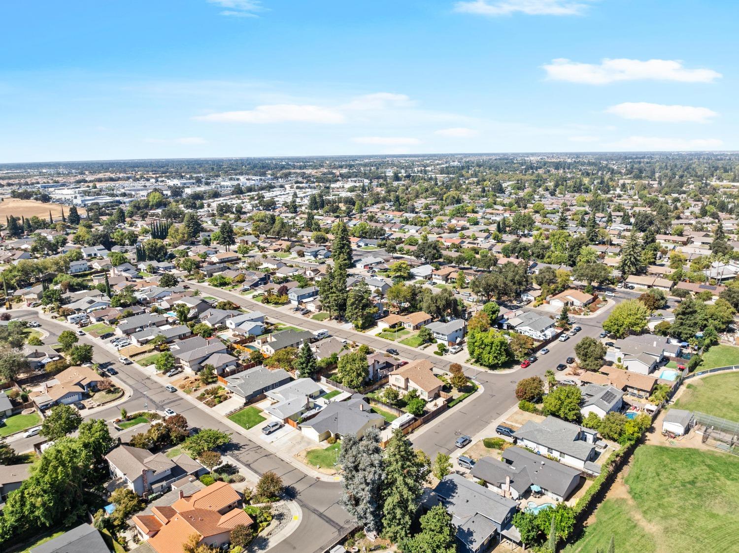 Detail Gallery Image 67 of 73 For 9813 Vista Grande Way, Elk Grove,  CA 95624 - 4 Beds | 2/1 Baths