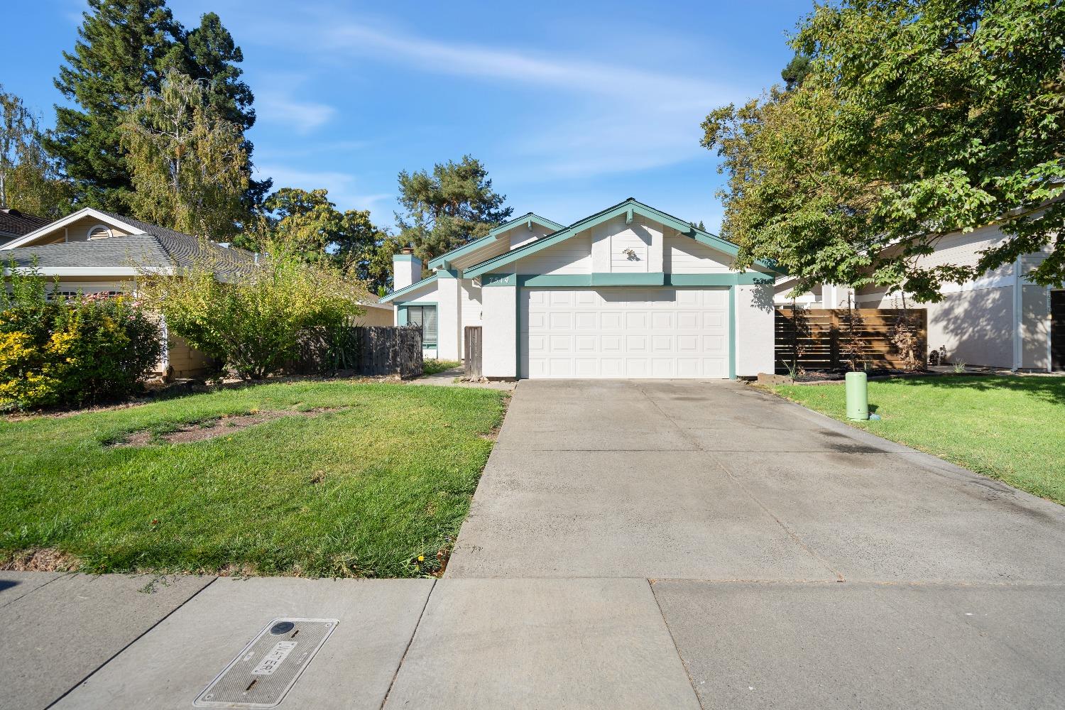 Detail Gallery Image 1 of 1 For 7514 Island Way, Sacramento,  CA 95831 - 3 Beds | 2 Baths