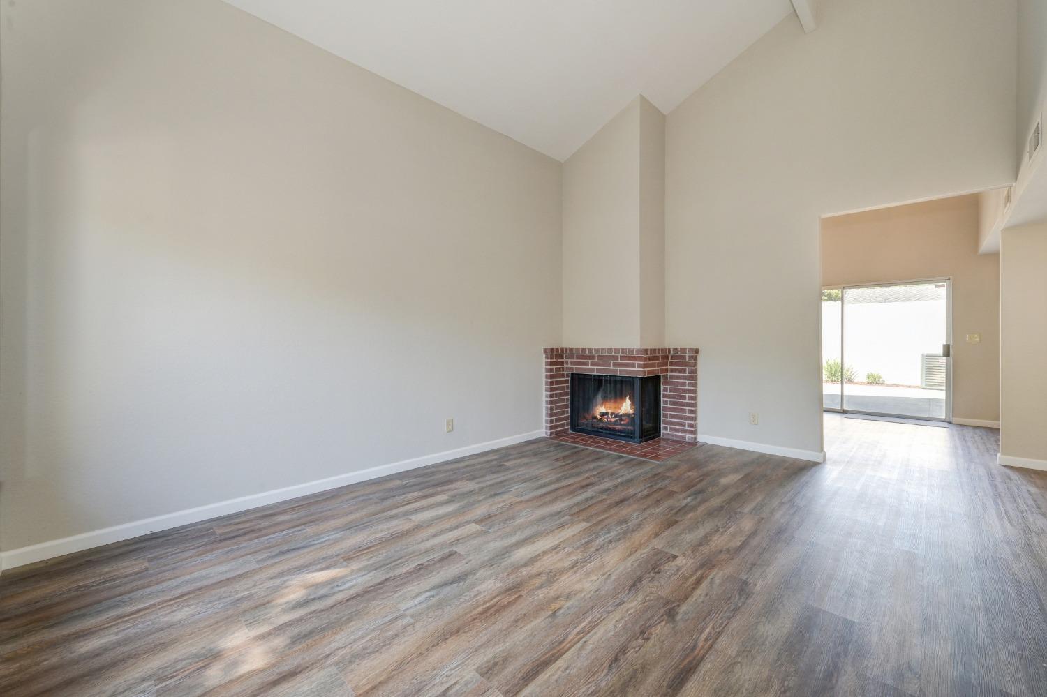 Detail Gallery Image 10 of 39 For 5886 Kahara Ct, Sacramento,  CA 95822 - 3 Beds | 2 Baths