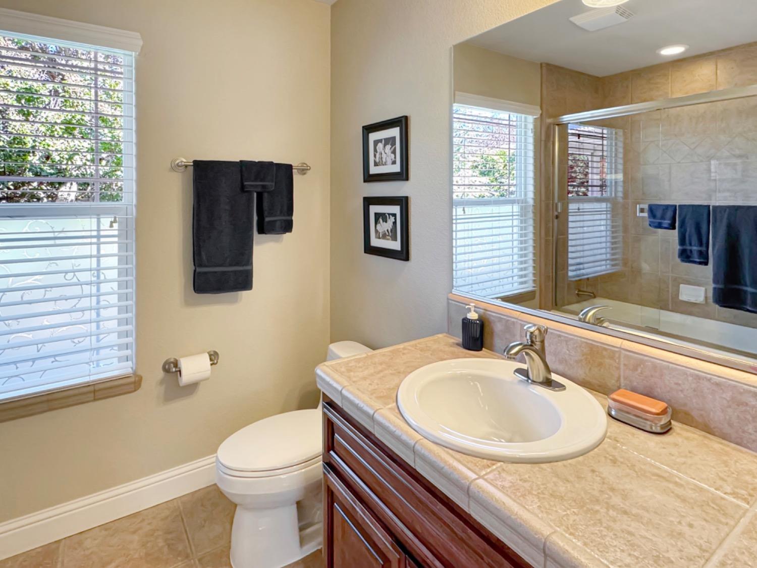 Detail Gallery Image 22 of 38 For 4062 Helen Ln, Auburn,  CA 95602 - 4 Beds | 2 Baths