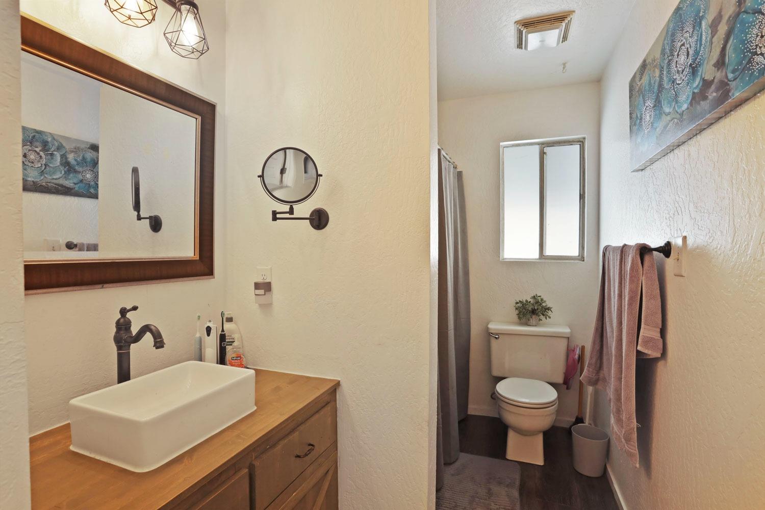 Detail Gallery Image 8 of 78 For 1975 Copper Cove Dr, Copperopolis,  CA 95228 - 2 Beds | 1 Baths