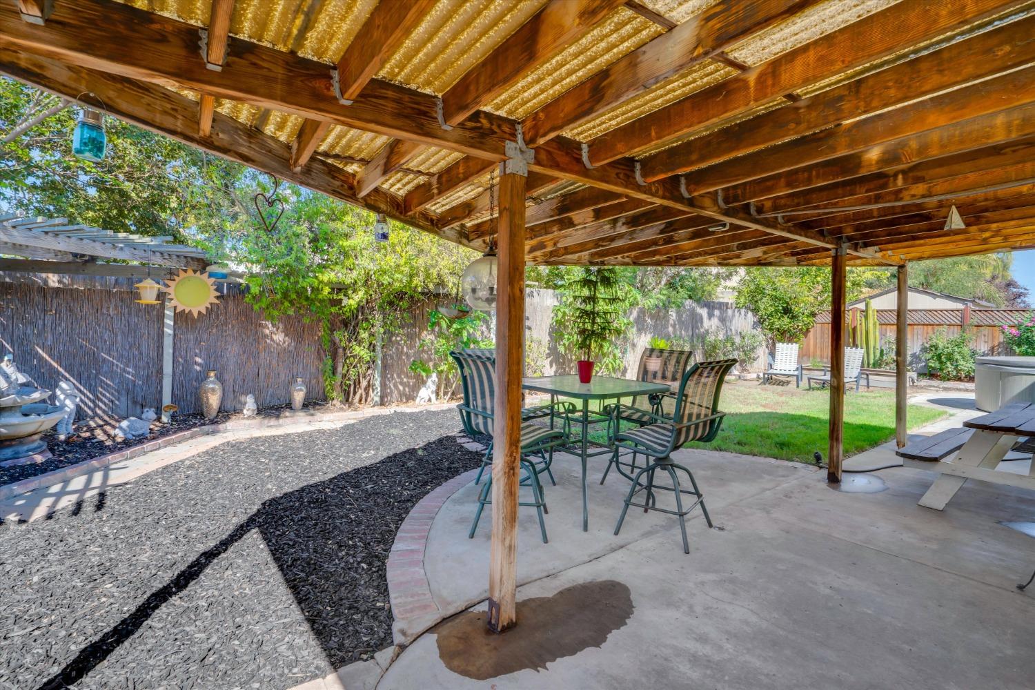 Detail Gallery Image 29 of 34 For 927 Pinecrest Ct, Lathrop,  CA 95330 - 3 Beds | 2 Baths