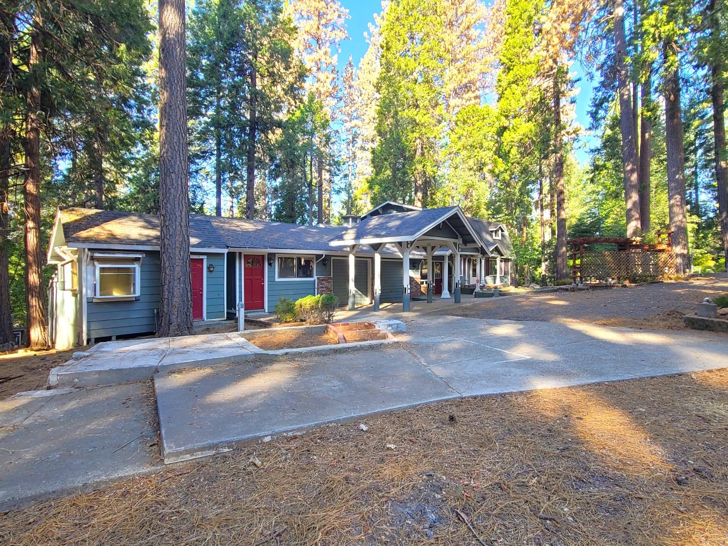 Detail Gallery Image 3 of 68 For 6021 Longs Creek Trl, Pollock Pines,  CA 95726 - 3 Beds | 2 Baths