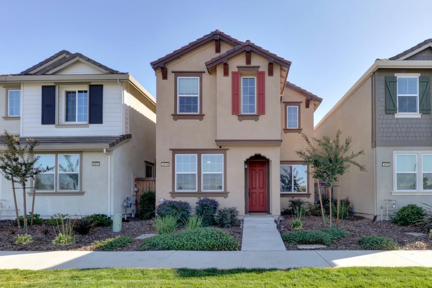 Detail Gallery Image 6 of 40 For 2474 Natomas Crossing Dr, Sacramento,  CA 95834 - 3 Beds | 2/1 Baths