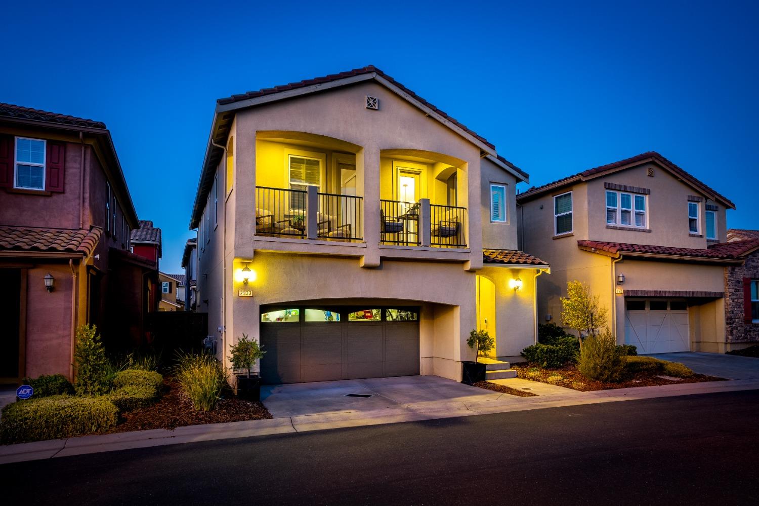 Detail Gallery Image 1 of 1 For 2033 Capri Dr, Roseville,  CA 95661 - 3 Beds | 2/1 Baths