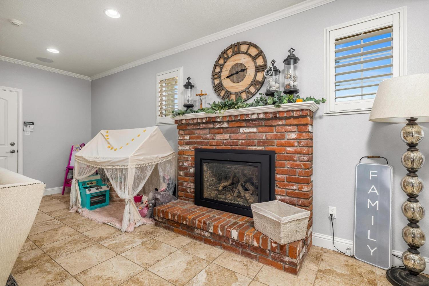 Detail Gallery Image 10 of 52 For 6409 Northland Rd, Manteca,  CA 95336 - 3 Beds | 2 Baths