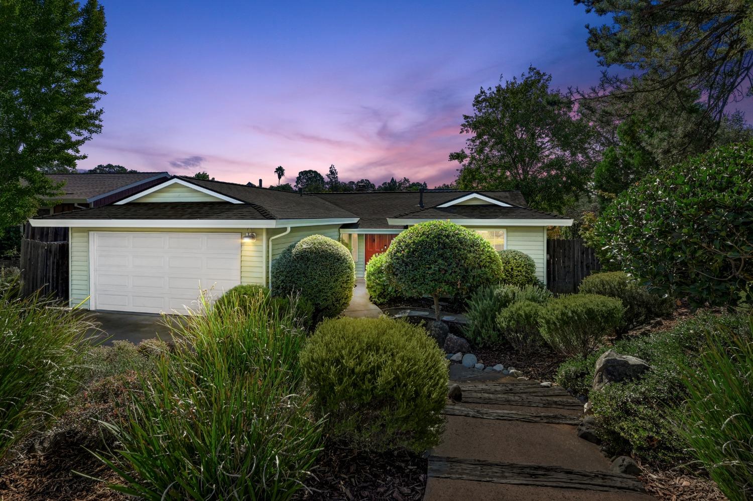 Detail Gallery Image 1 of 1 For 9824 Beachwood Dr, Orangevale,  CA 95662 - 3 Beds | 2 Baths