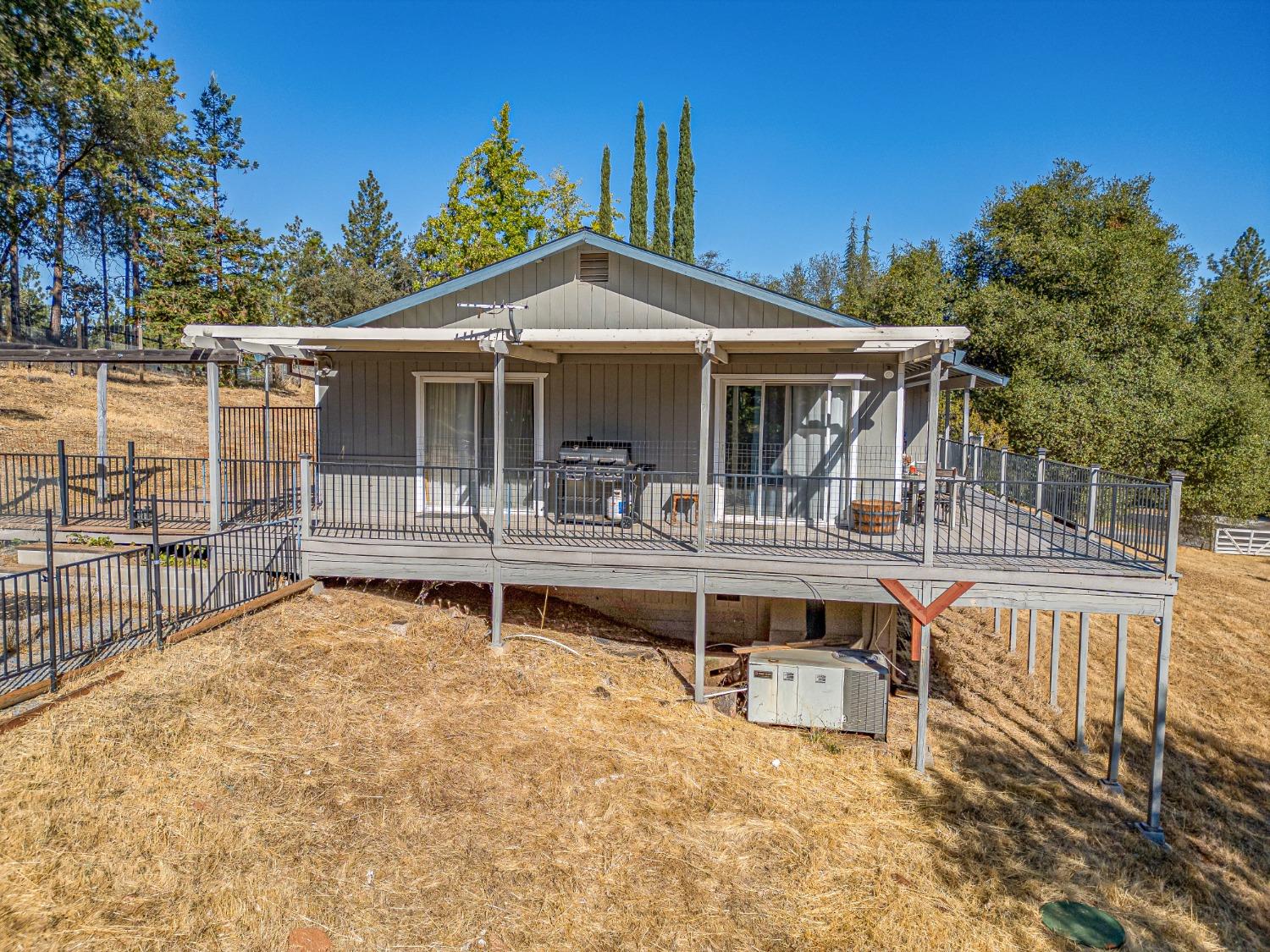 Detail Gallery Image 4 of 57 For 2470 Secret Ravine Trail, Cool,  CA 95614 - 3 Beds | 2 Baths