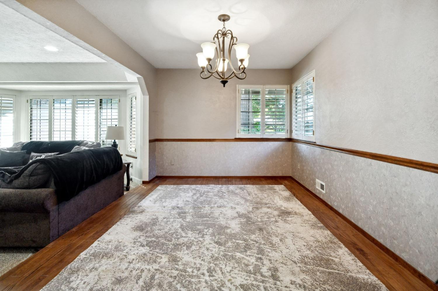 Detail Gallery Image 7 of 27 For 9 Cool River Ct, Sacramento,  CA 95831 - 3 Beds | 2/1 Baths