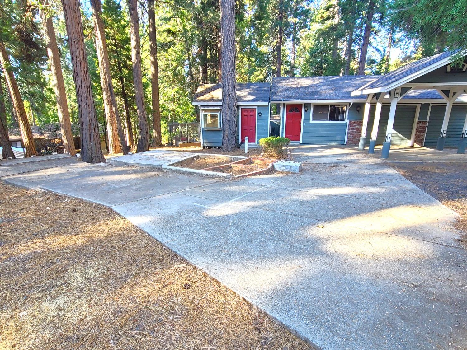 Detail Gallery Image 4 of 68 For 6021 Longs Creek Trl, Pollock Pines,  CA 95726 - 3 Beds | 2 Baths